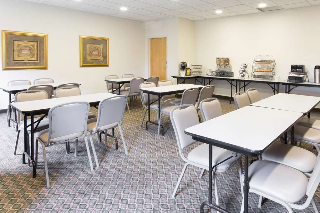 Quality Inn & Suites Robbinsville Facilități foto